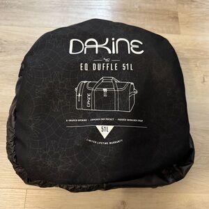 DAKINE 51L EQ Duffel Bag, black with black flower pattern